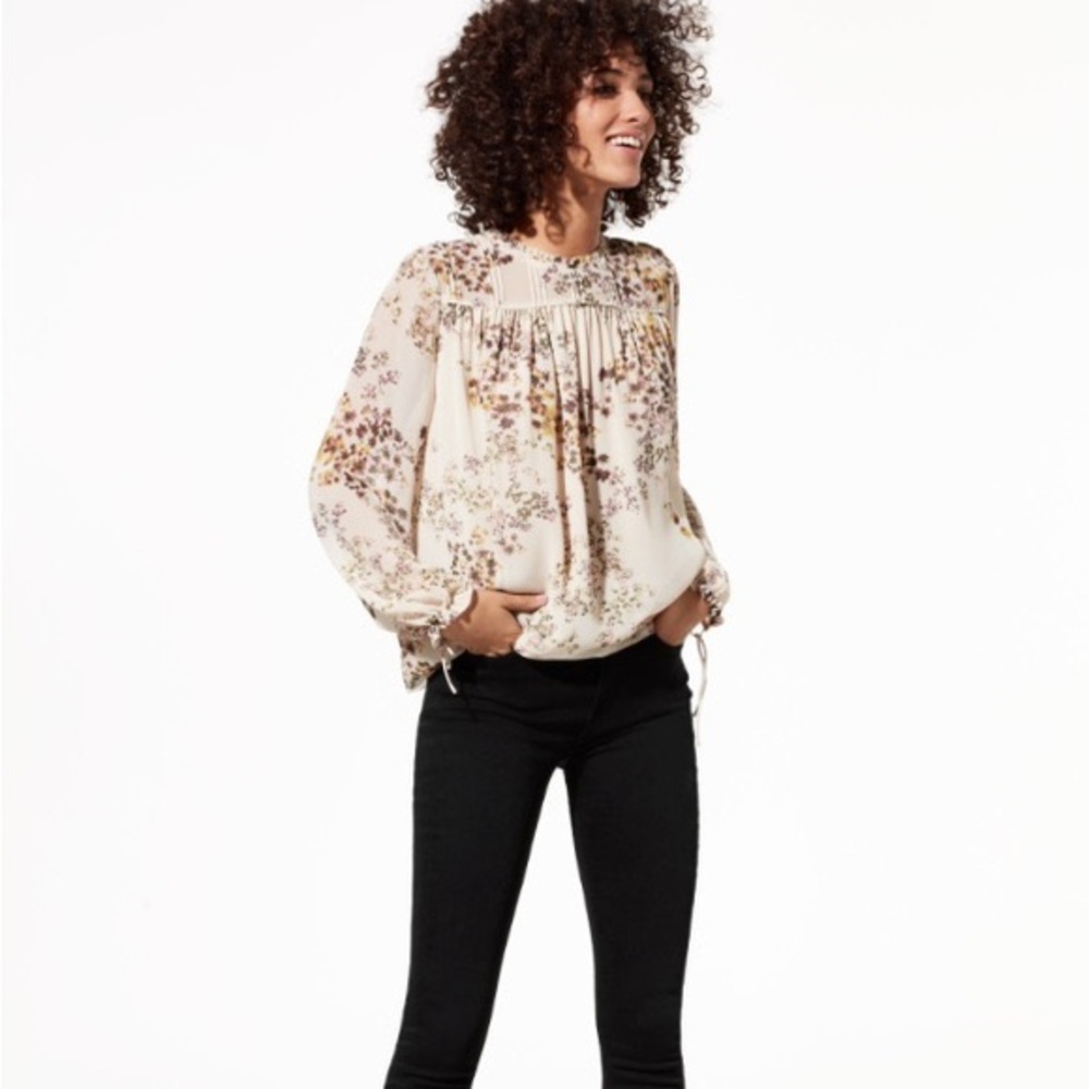 NWT Aritzia Wilfred floral blouse.